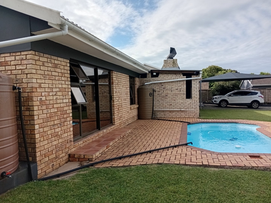 4 Bedroom Property for Sale in Gonubie Eastern Cape